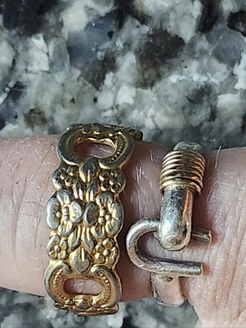 Oneida elegant gold