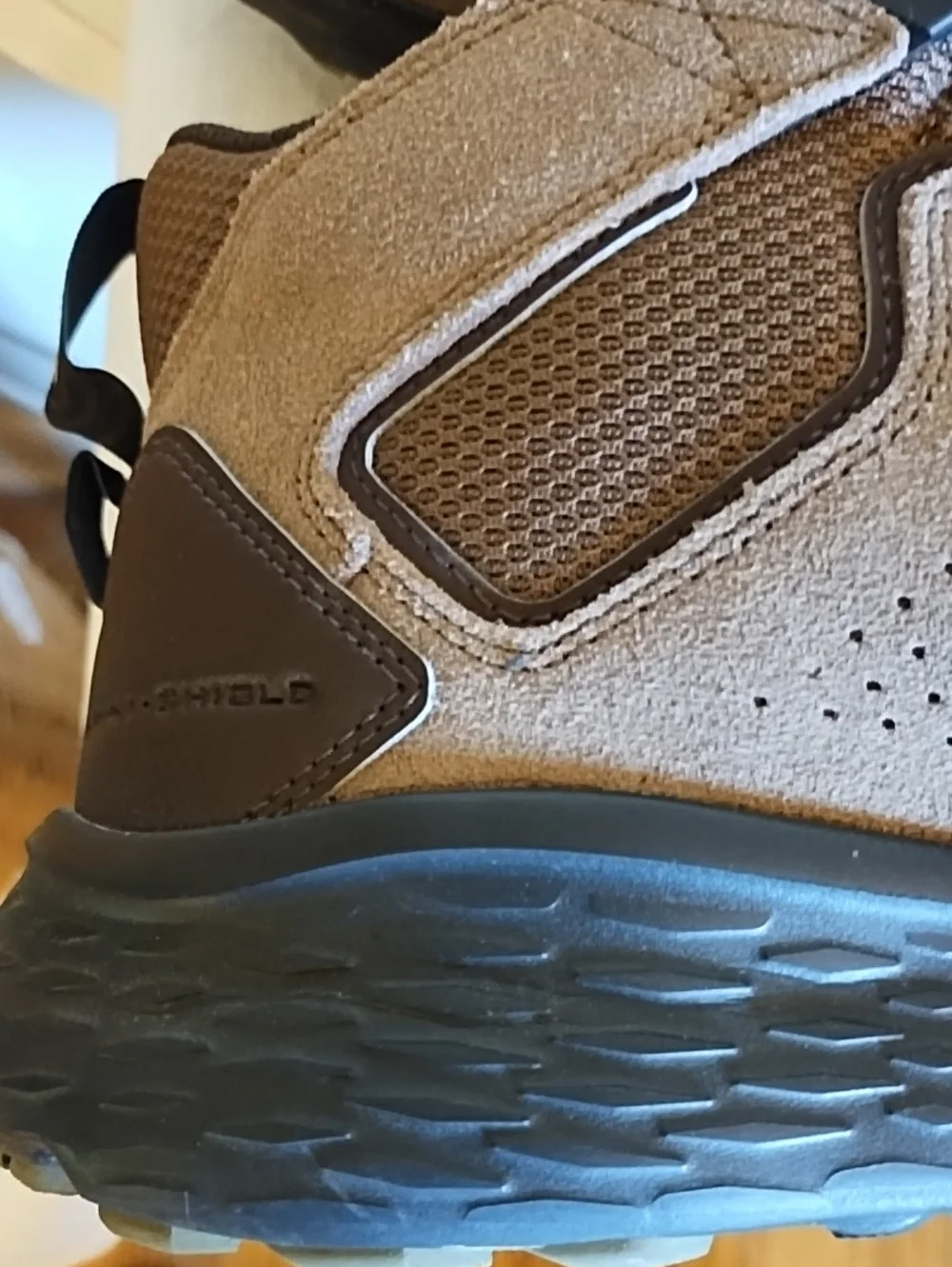 Columbia benson mid