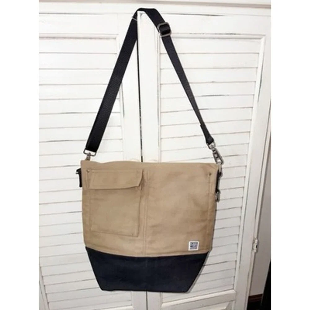 Chester Wallace upright tote