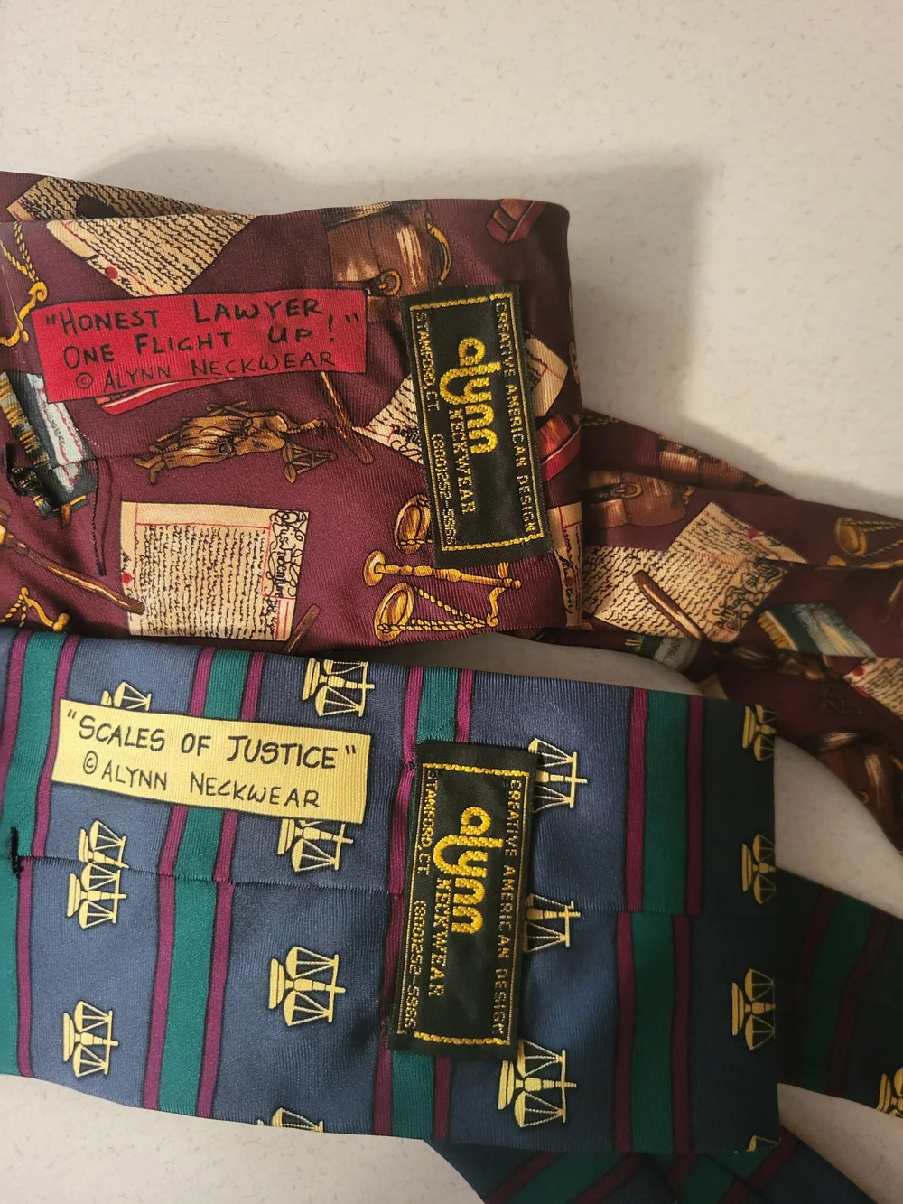 Alynn lot neckwear