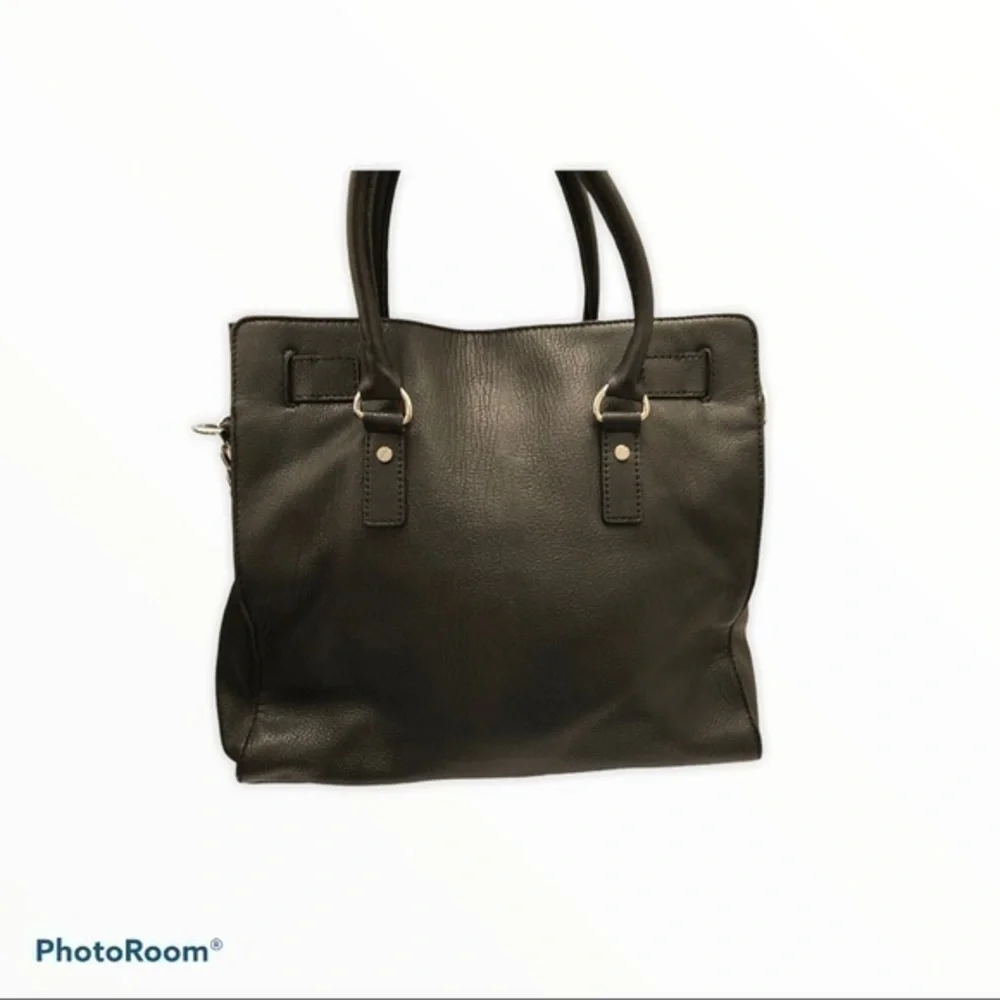 Michael Kors very beautiful