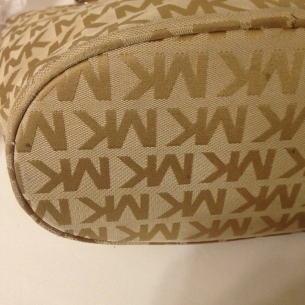 Michael Kors minor edges