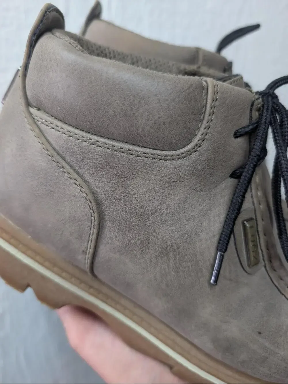 Lugz fringe moc