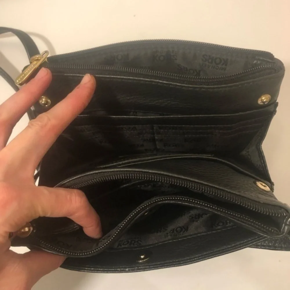 Michael Kors logo wear minor