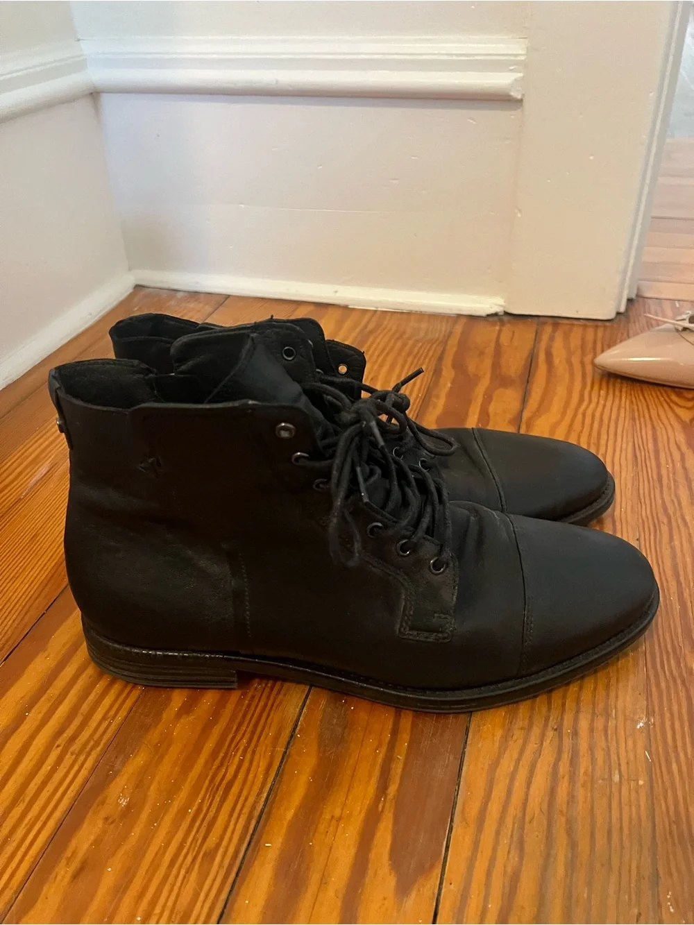 Aldo sleek black