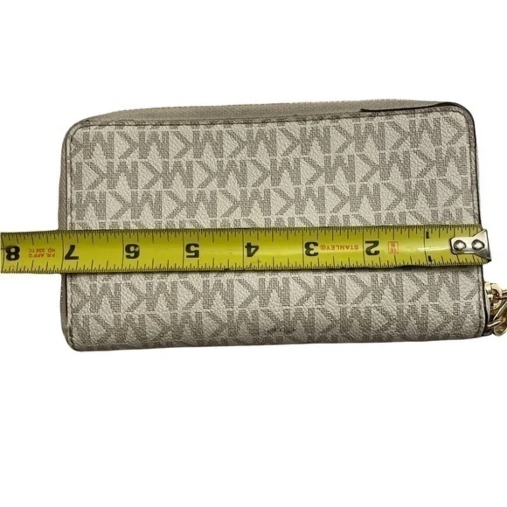 Michael Kors pealing scuffs