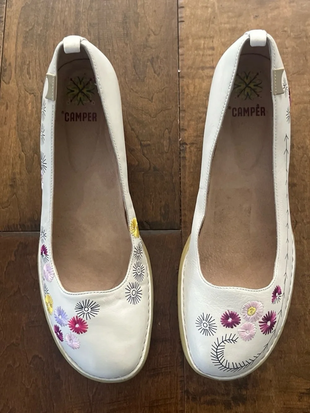 Camper ‘twins’ white