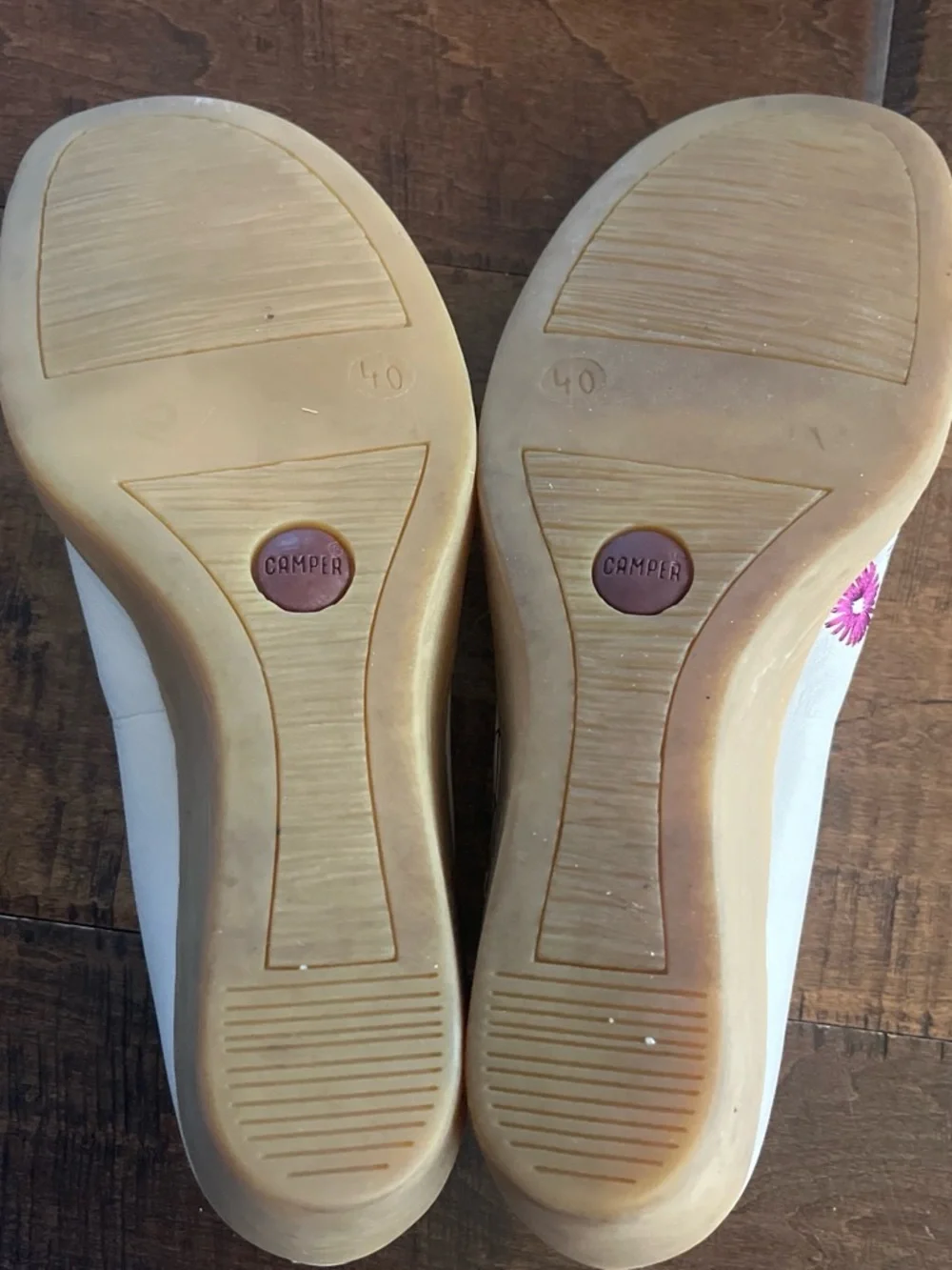 Camper ‘twins’ white