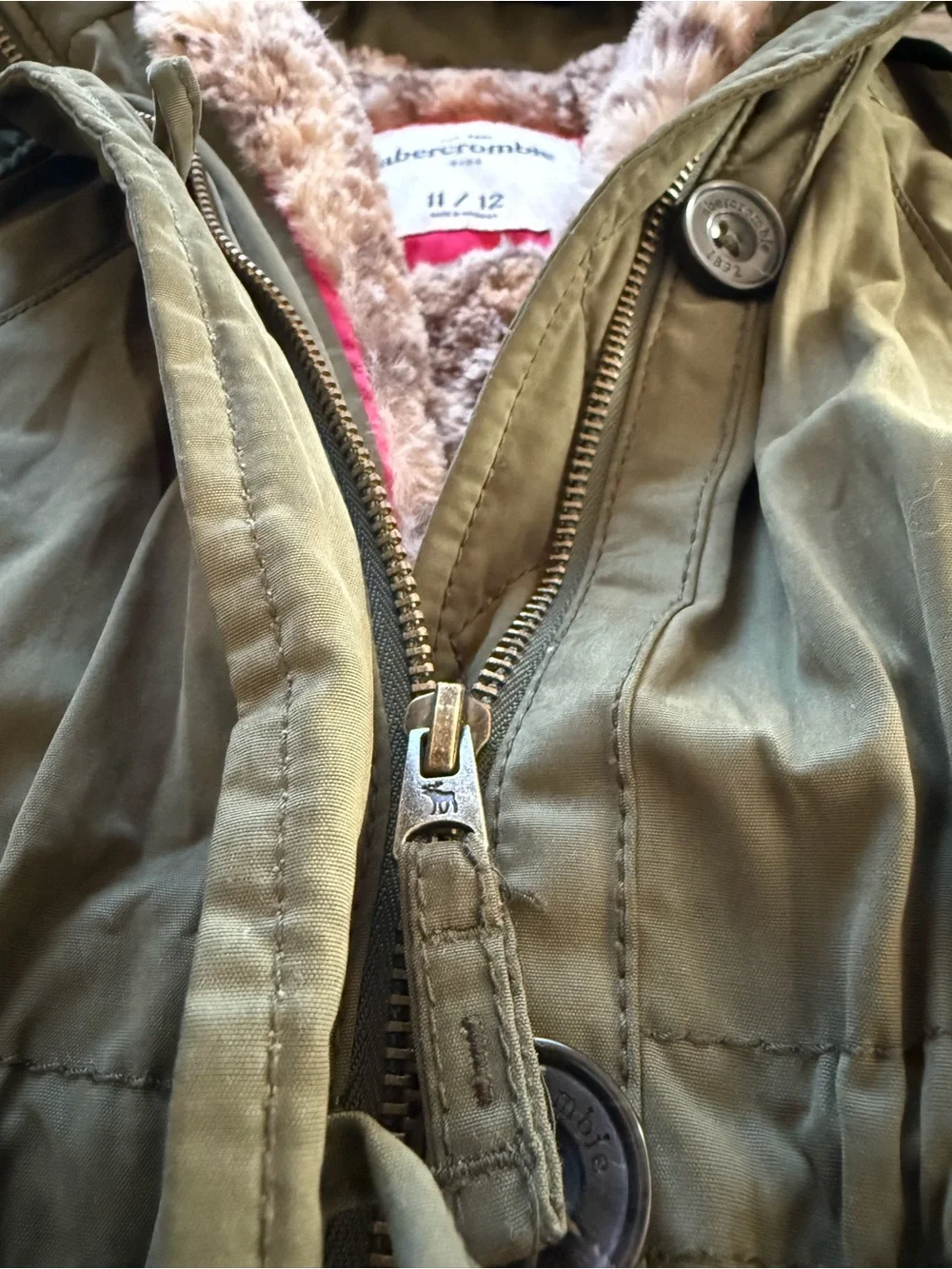 Abercrombie & Fitch warm olive