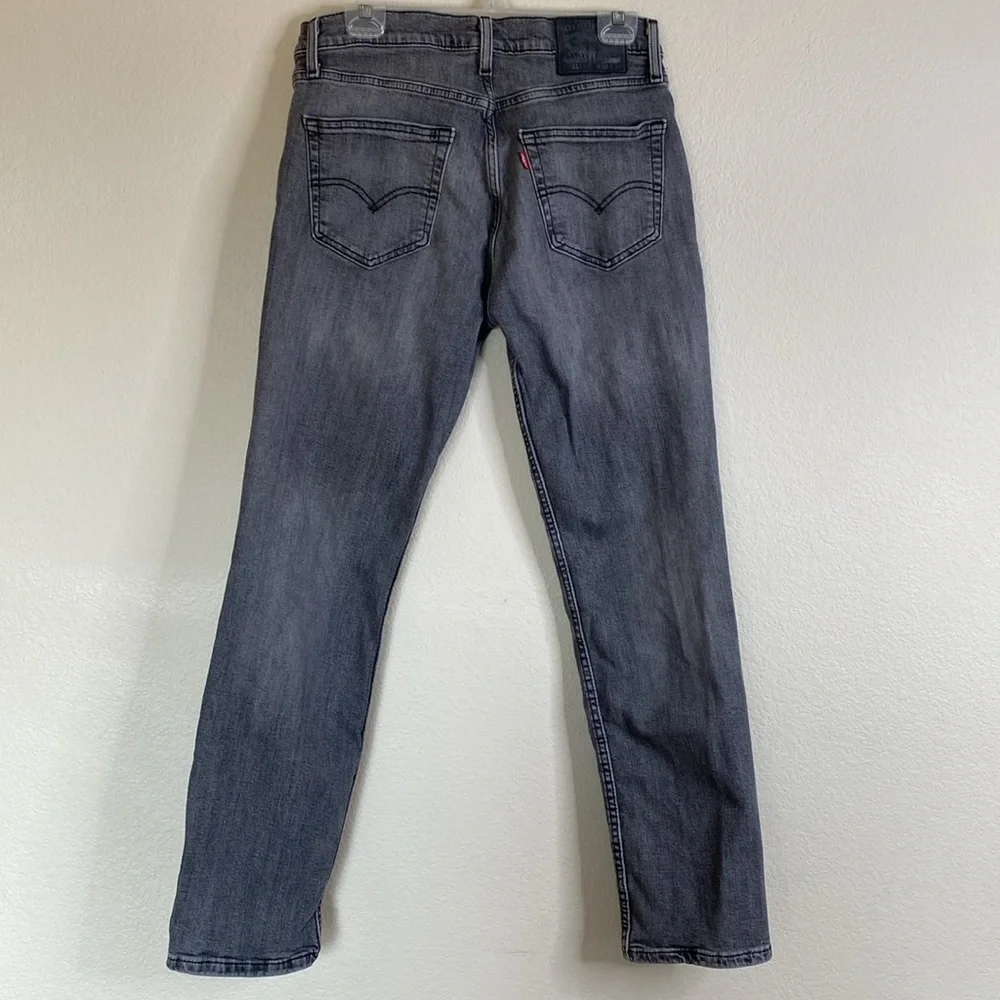 Levis smoke free