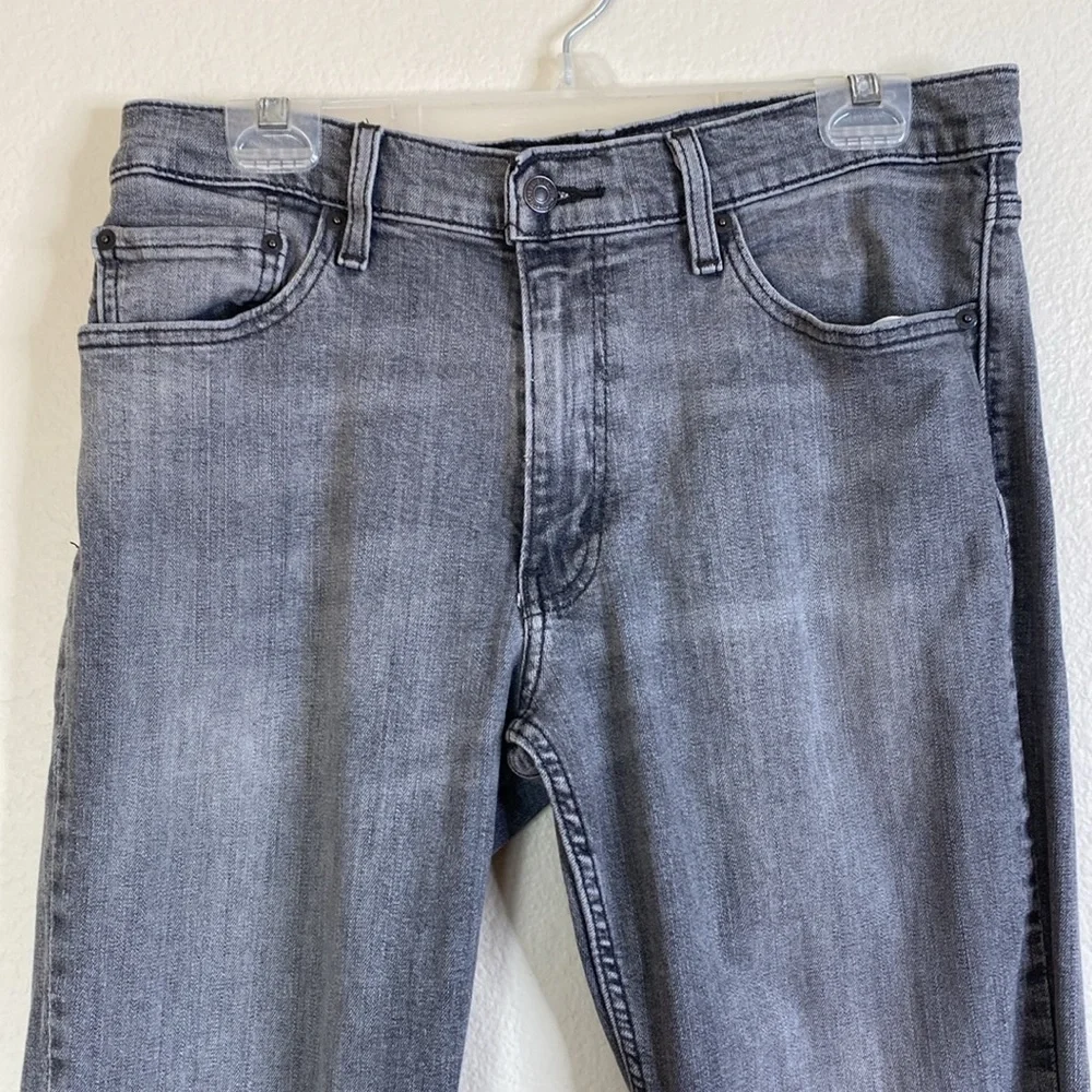 Levis smoke free