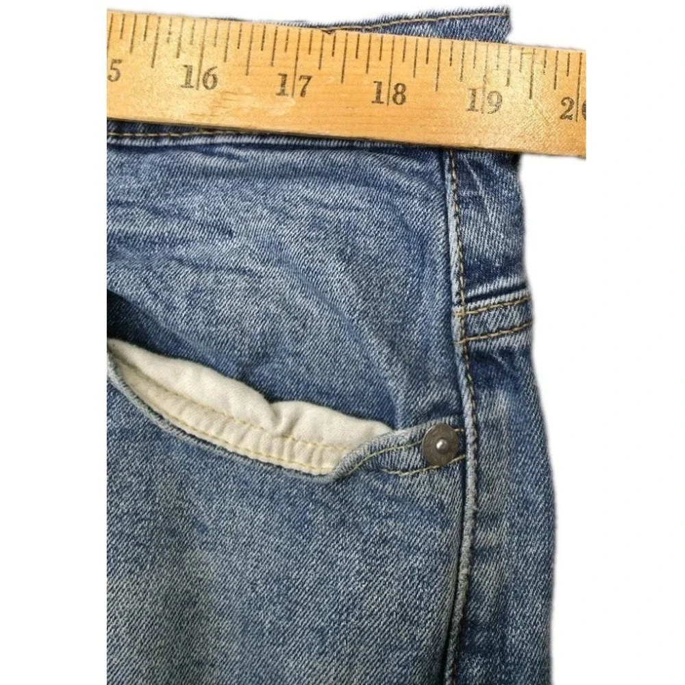 Levis all flaws