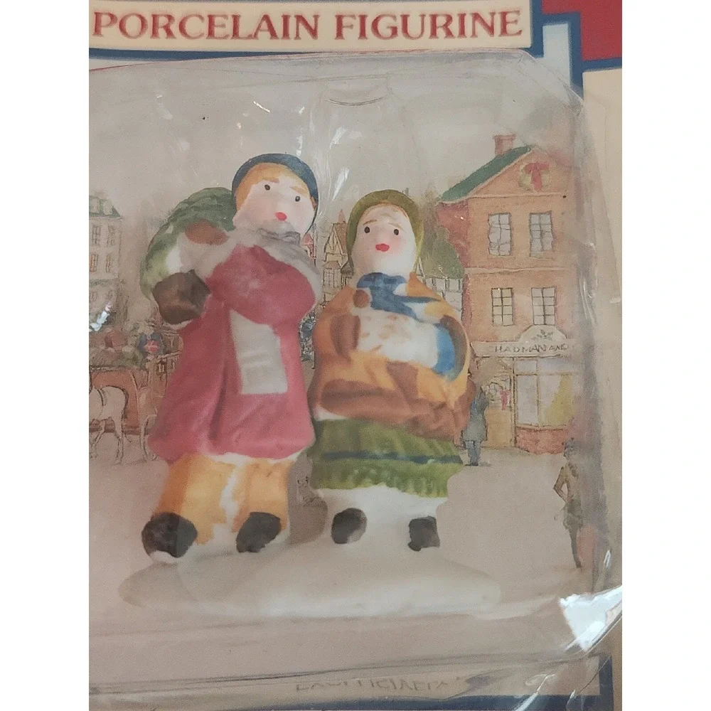 Mixed Lot of 6 Porcelain Figures Lemax Dickensvale And Noma New‎