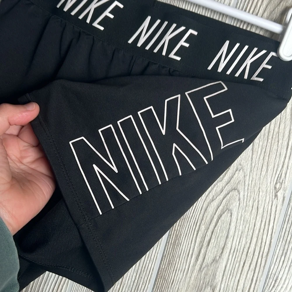 Nike youth black