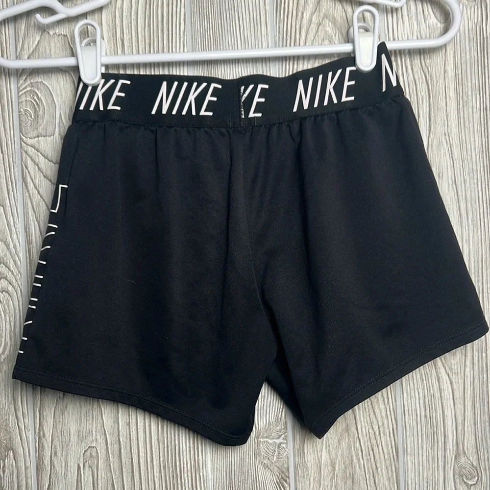 Nike youth black