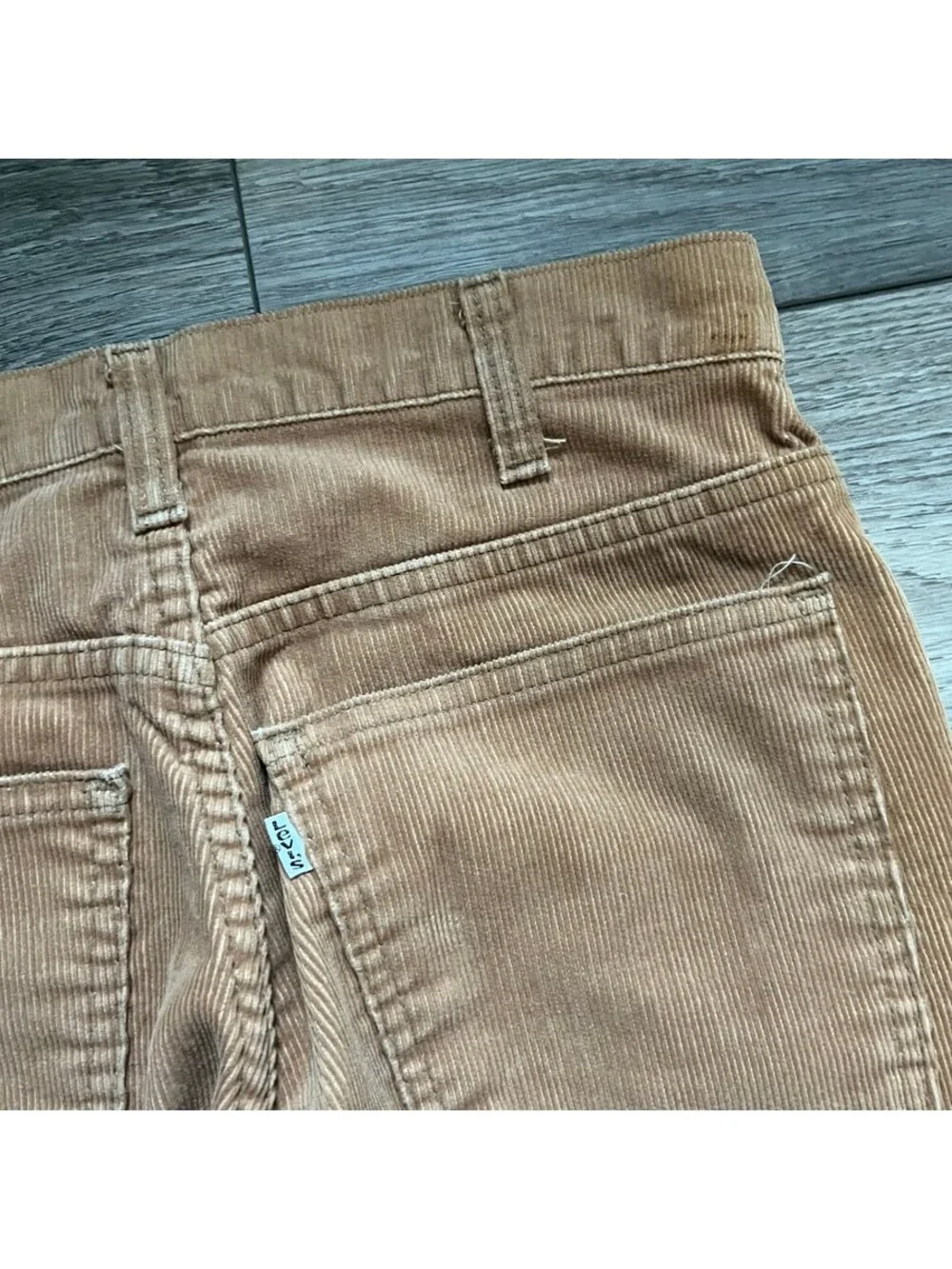Vintage Levi's 519 Men's 30x36 Corduroy Pants Beige Tan Straight Leg USA
