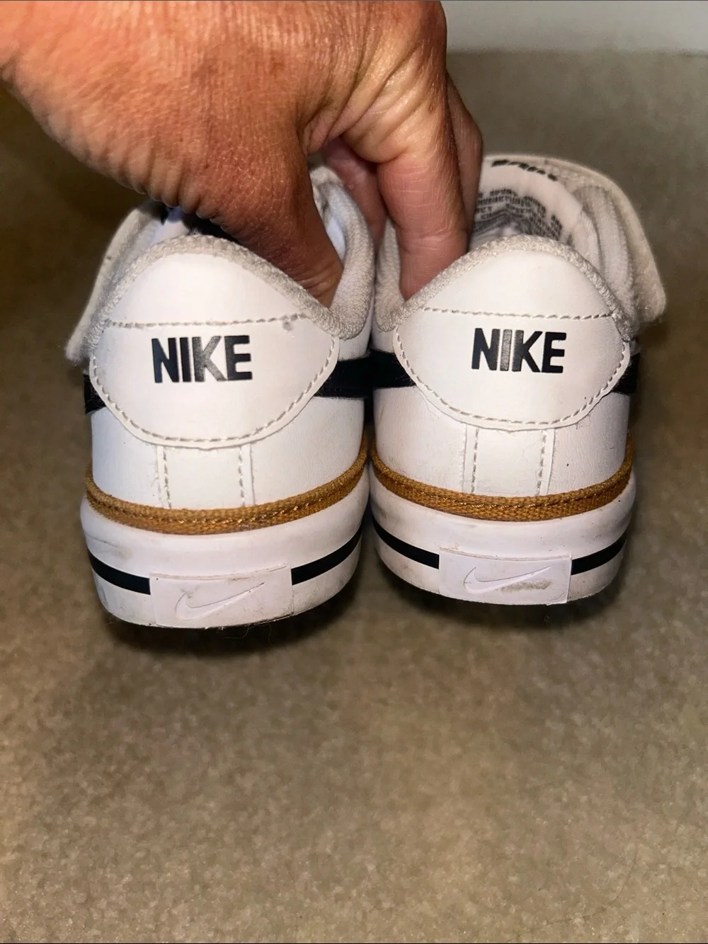 Nike court legacy