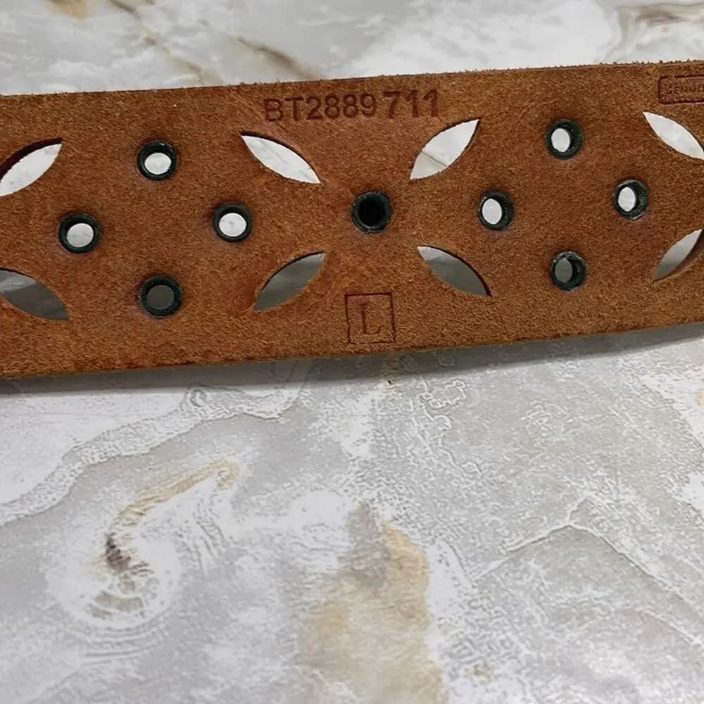 Fossil dye cut