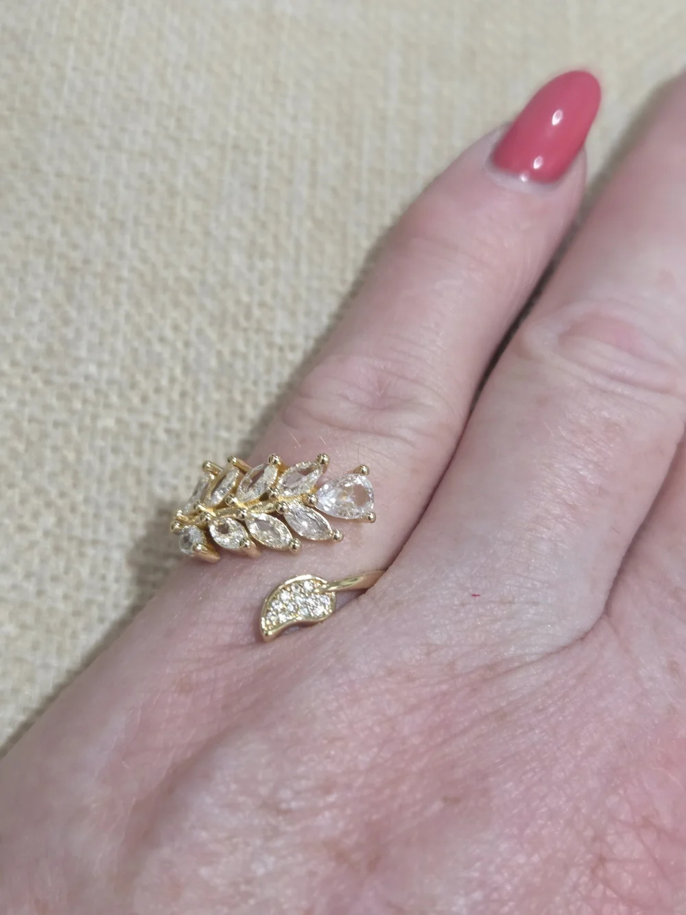 N/A elegant gold