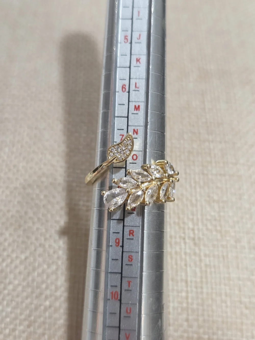 N/A elegant gold