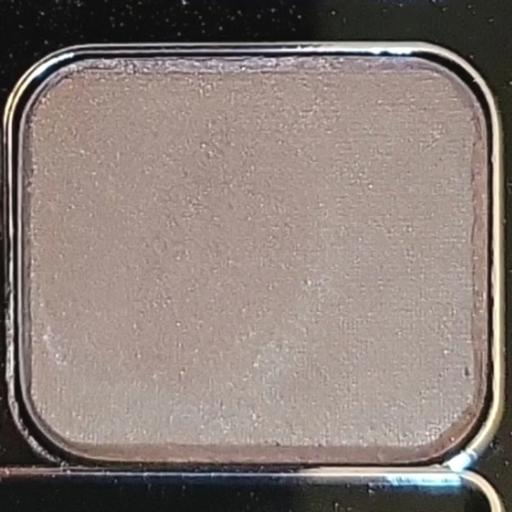 IsaDora beiges pigmentation