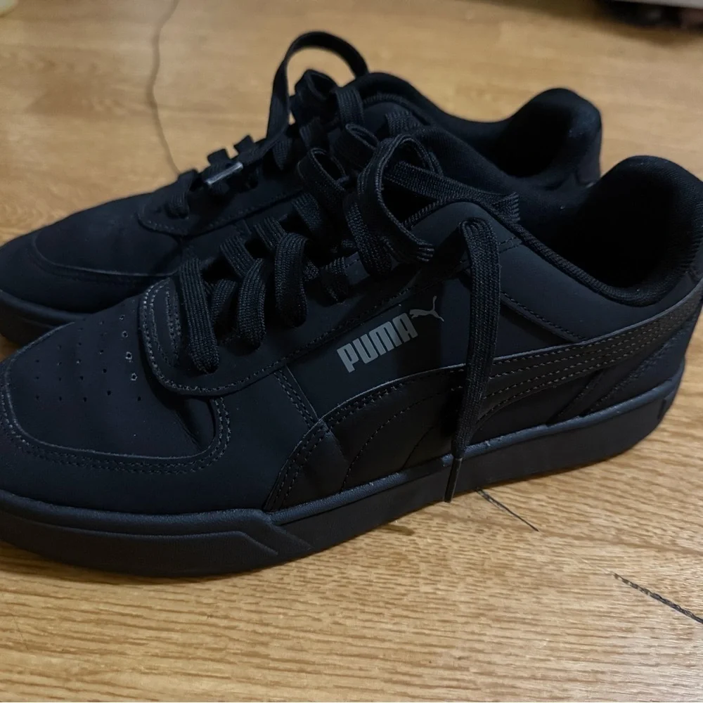 Puma stylish sleek sneakers