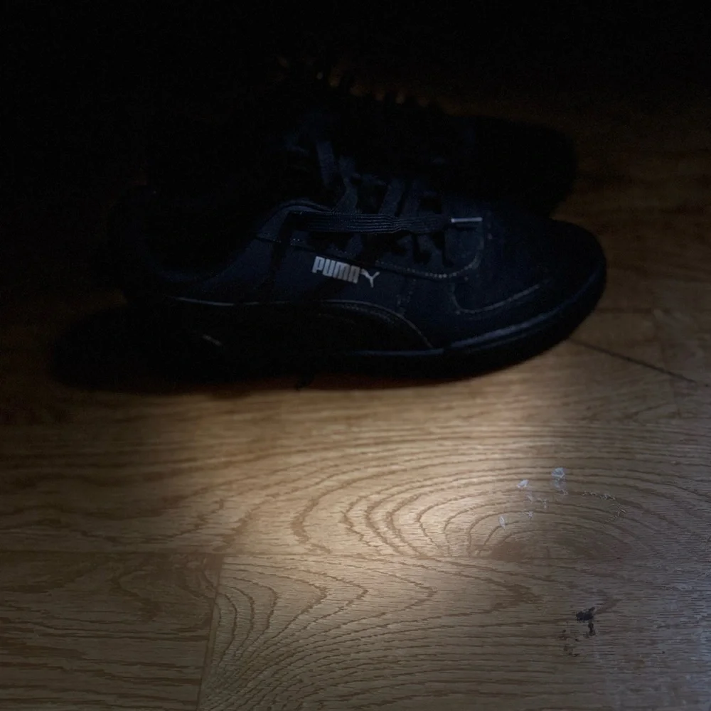 Puma casual sleek stylish