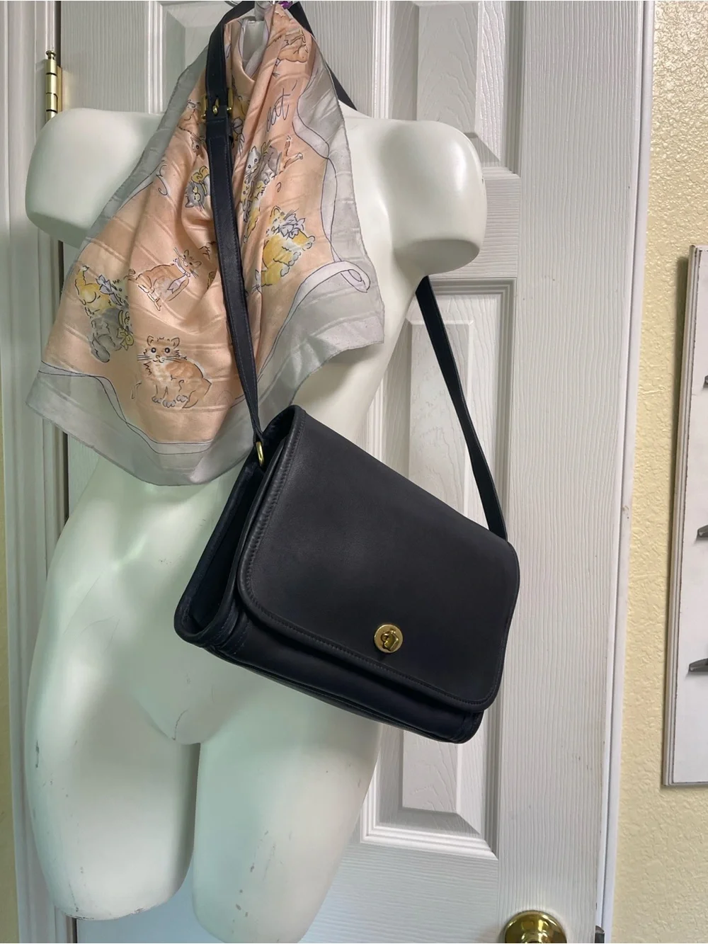 Coach Ridgefield 9812 Black.  EUC
