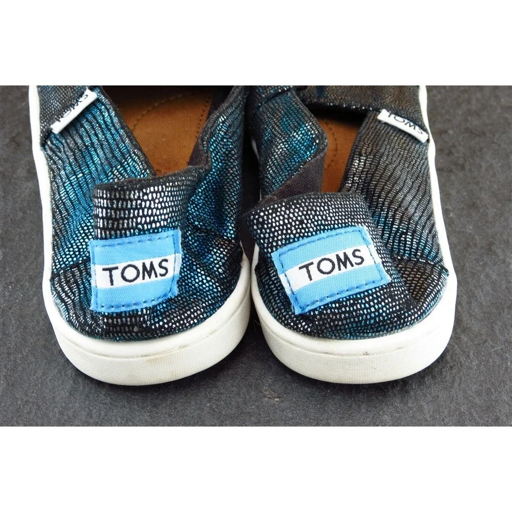 Toms flat color type
