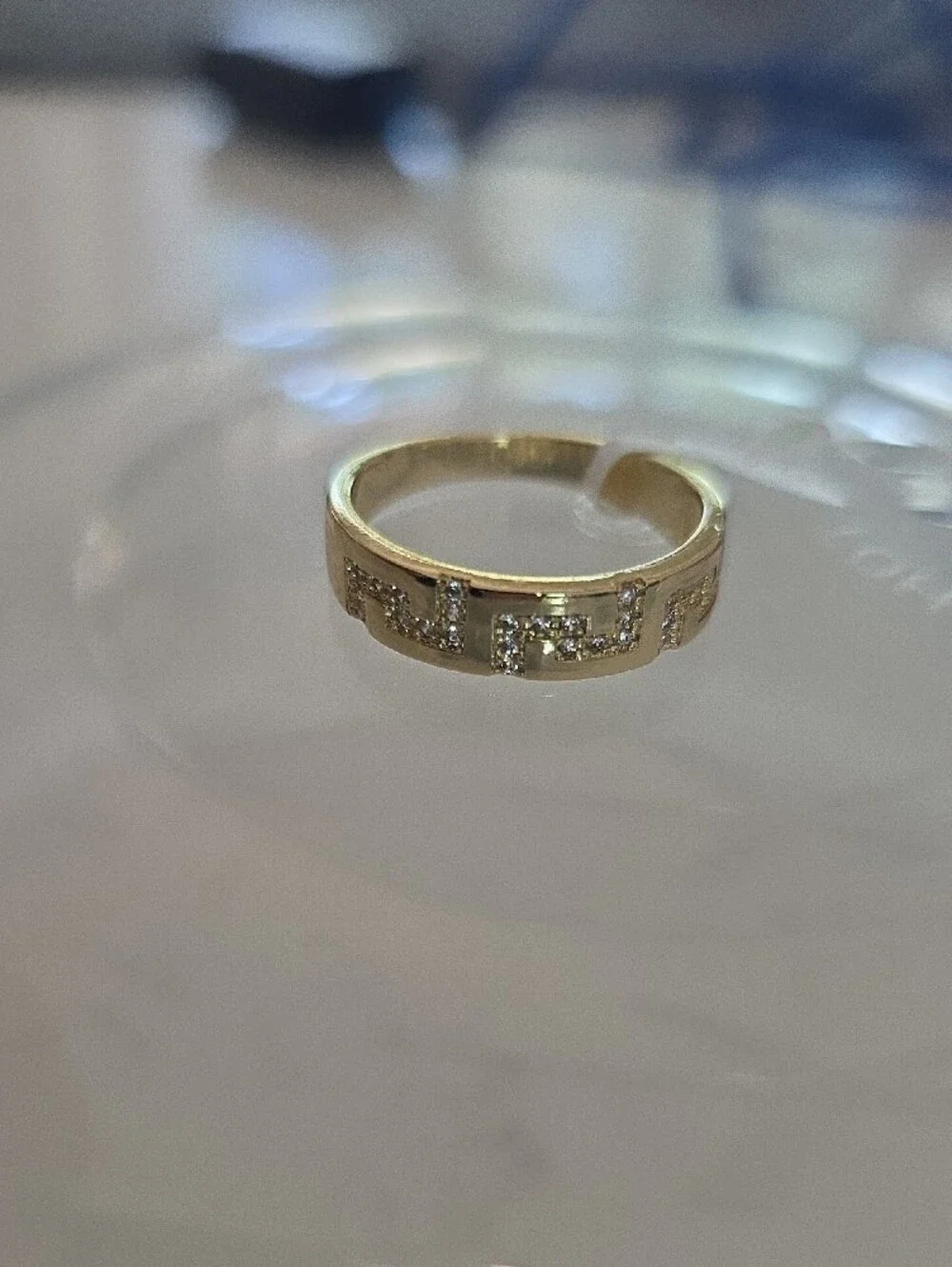 N/A elegant gold