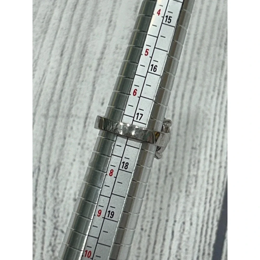 The Unbranded Brand silver tone