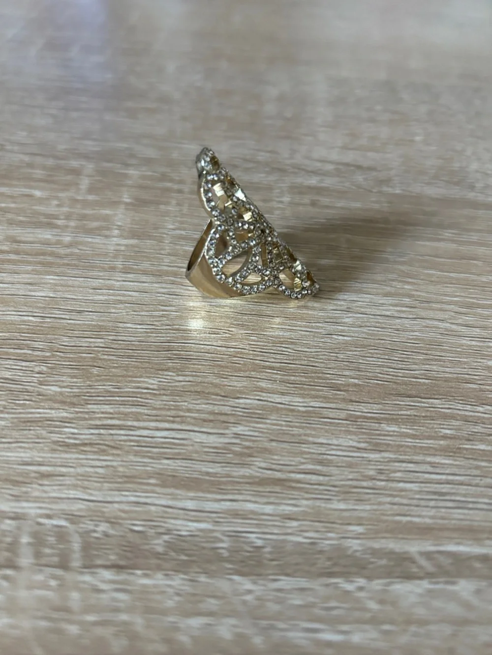 N/A elegant gold