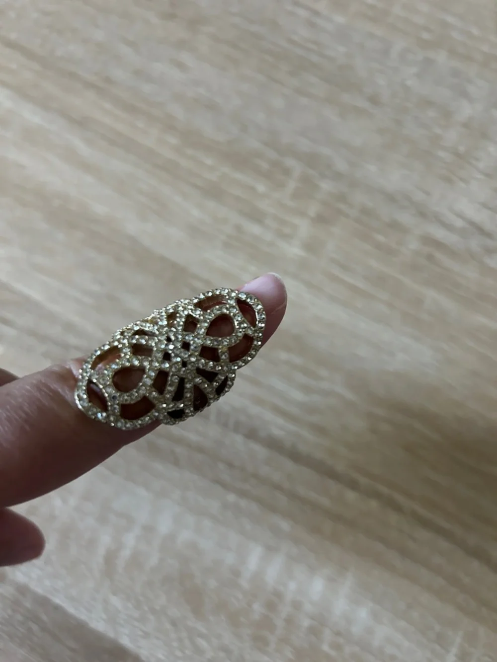N/A elegant gold