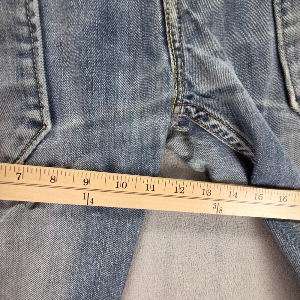 Levis 11712 important