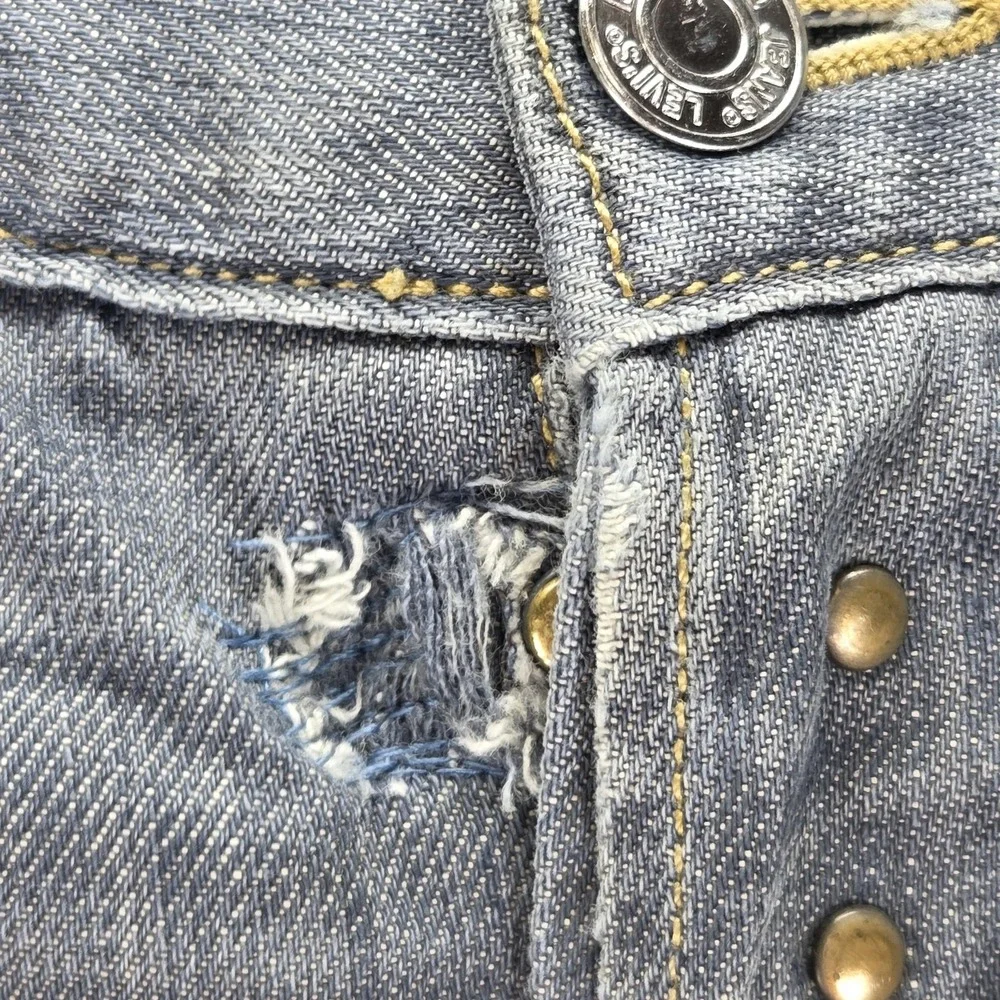 Levis 11710 important