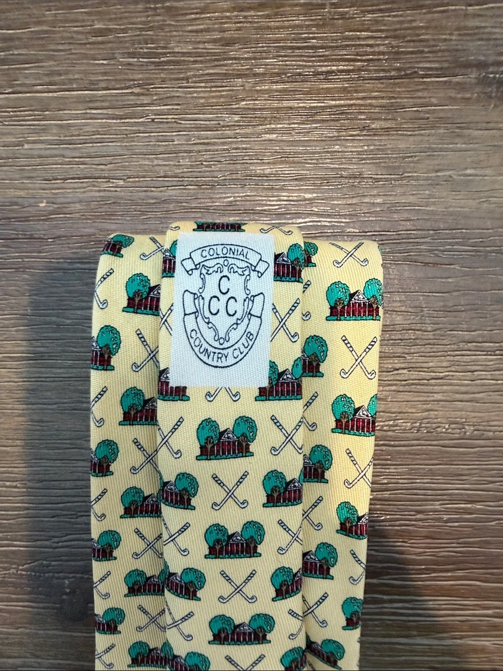 Men’s Colonial Golf Course Yellow Vineyard Vines Tie