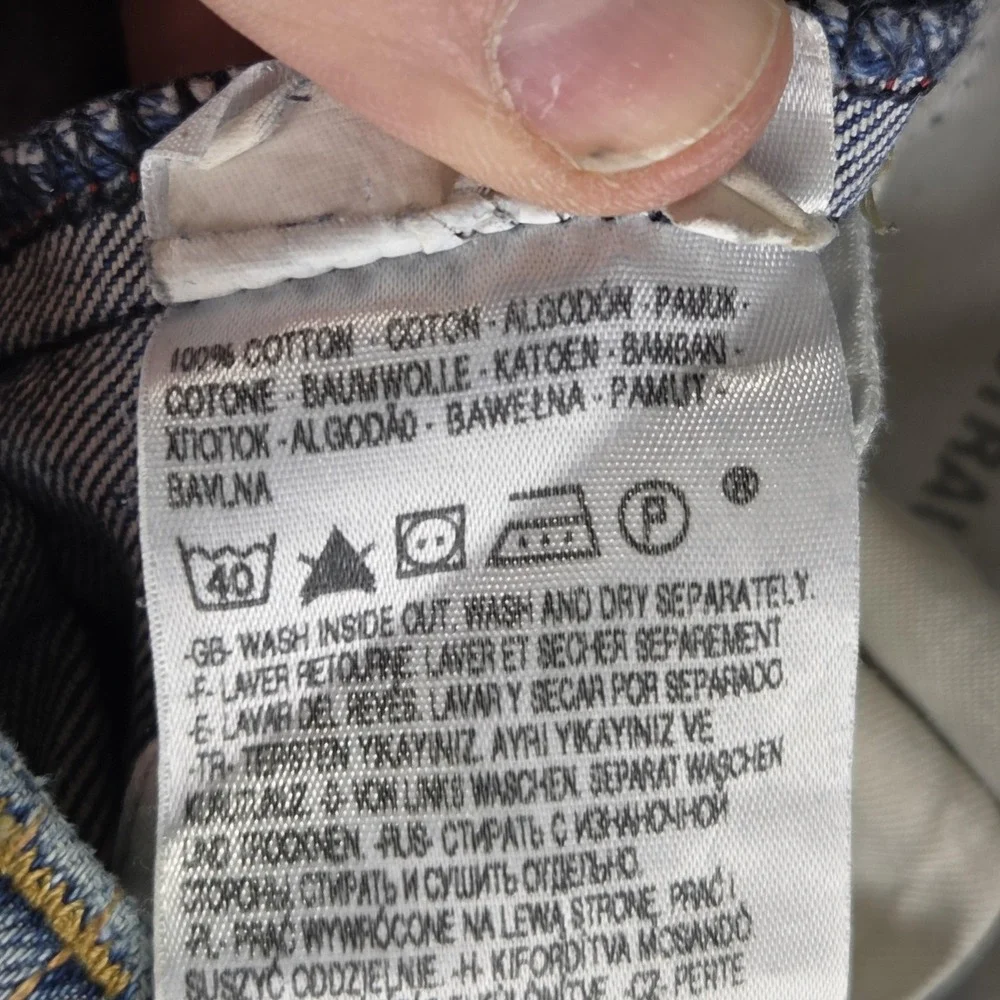 Levis 11717 important