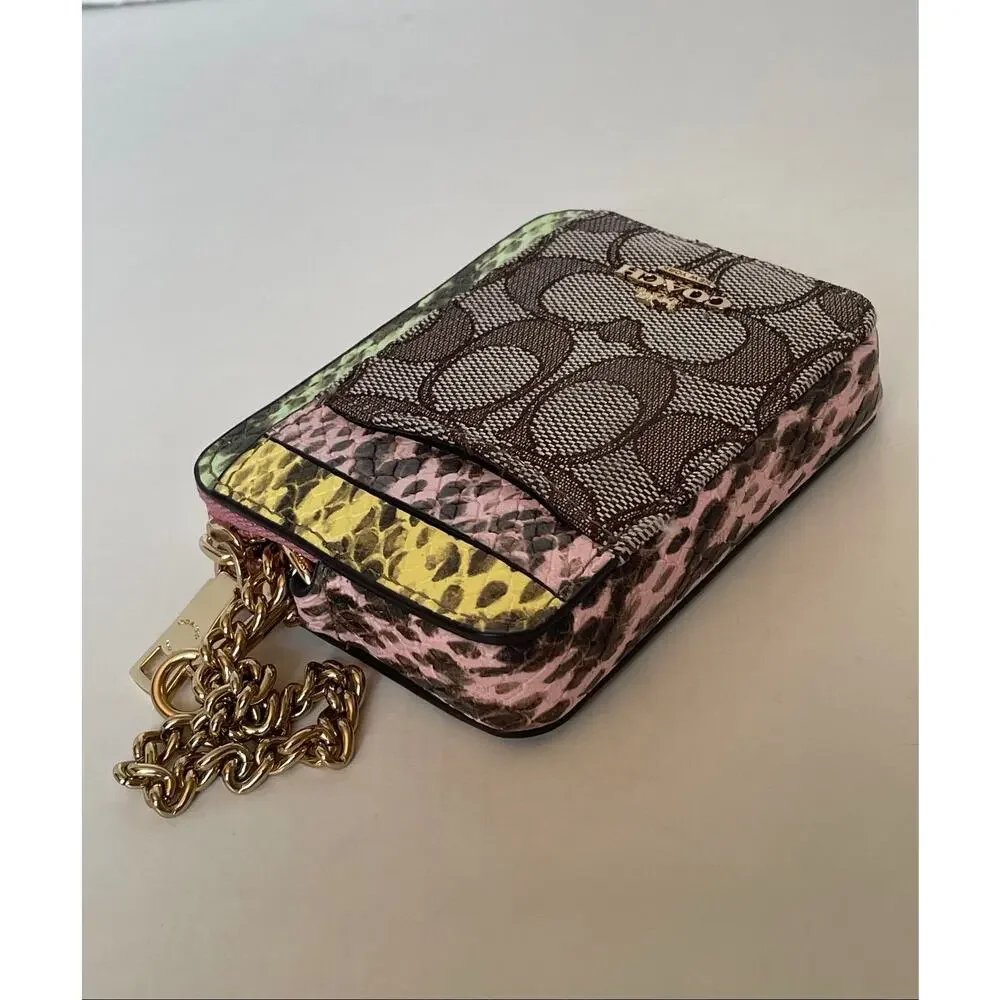 Coach zip card