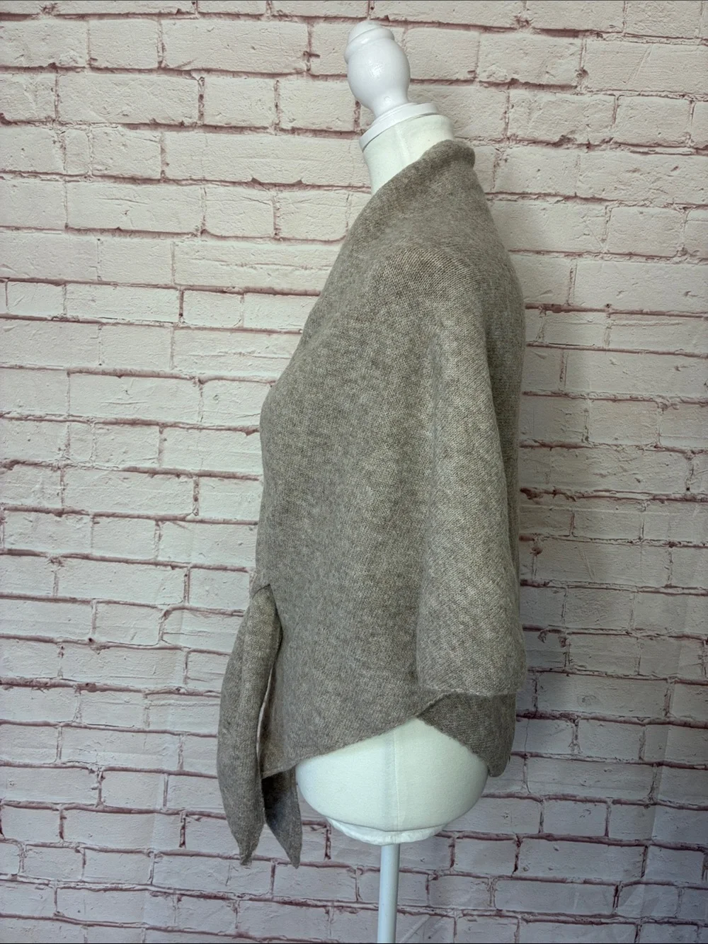Yekee triangle sweater