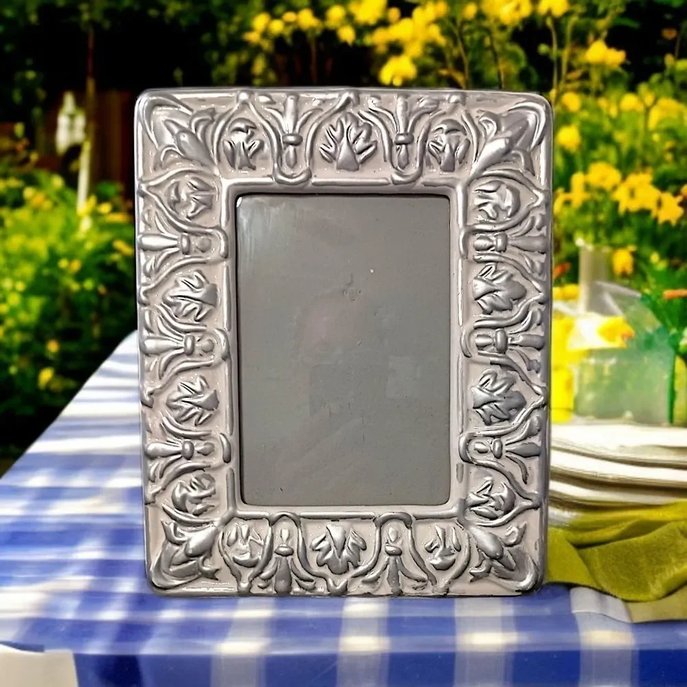 Ornate‎ Picture Frame Ceramic Silver White Wash Detail 5x7 Victorian Deco Style