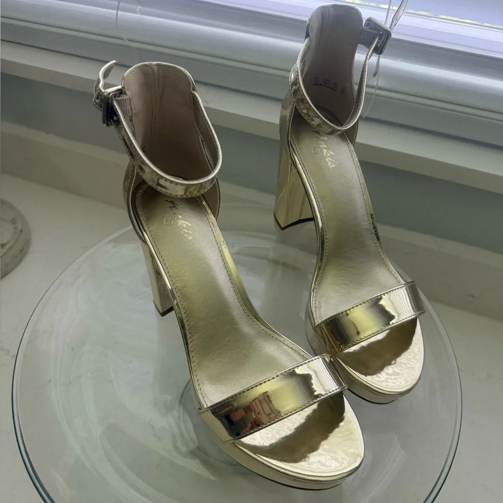 Ankis chunky platform