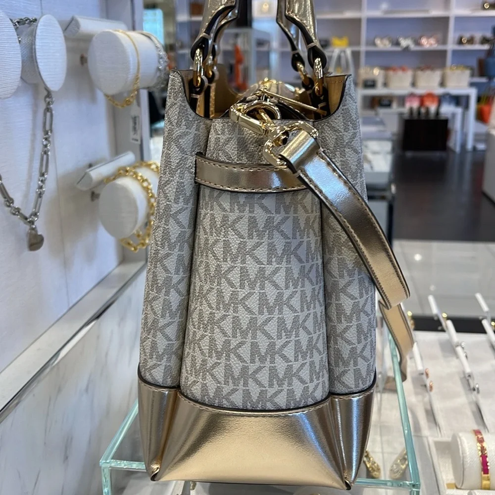 Michael Kors lining pockets removable