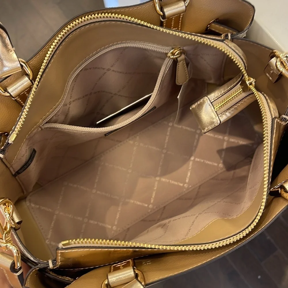 Michael Kors top fastening hardware