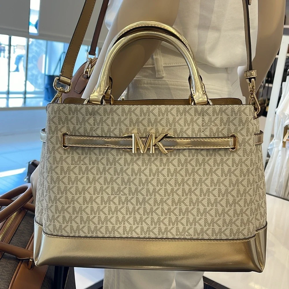 Michael Kors pale top kors
