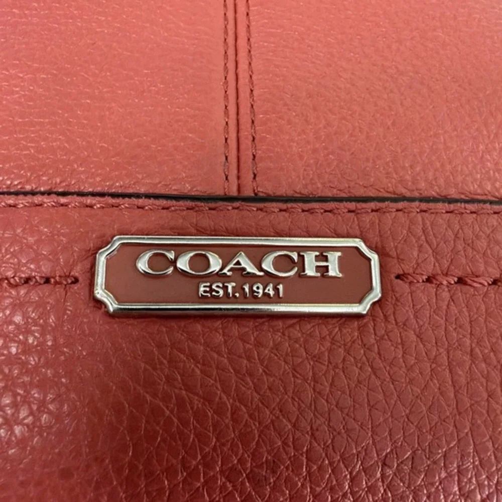 Coach light drop features
