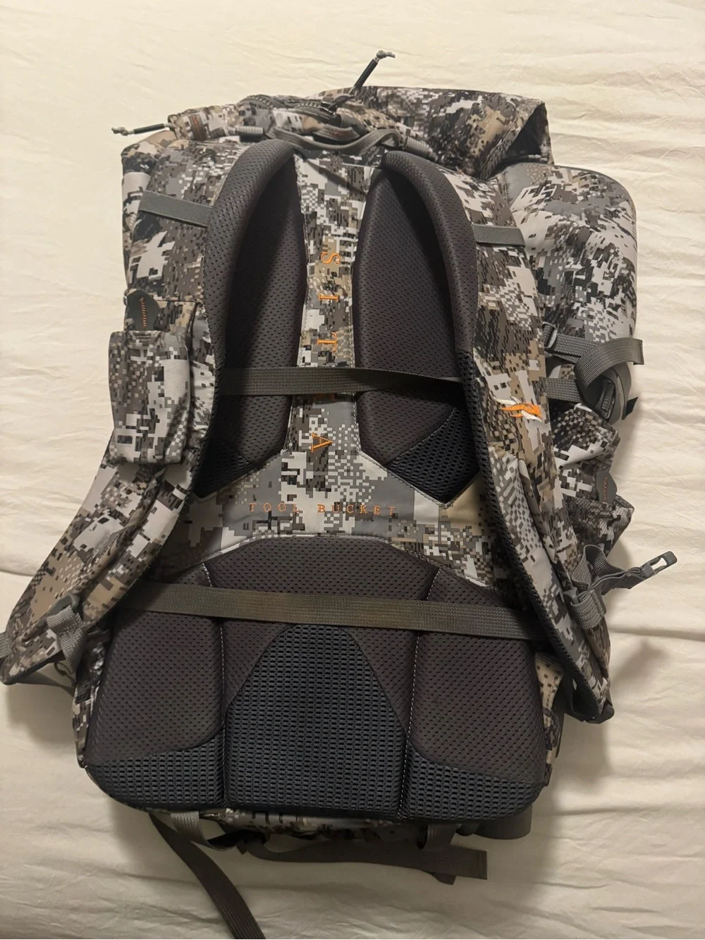 Digital Camo Men’s Backpack — Gray Camo Daypack