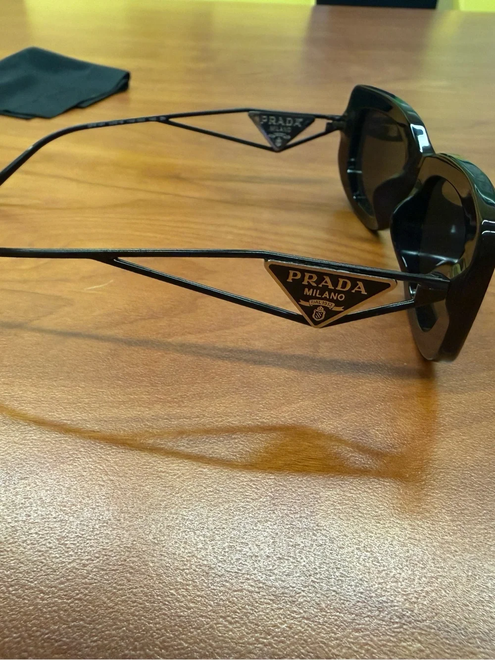Prada modern cat