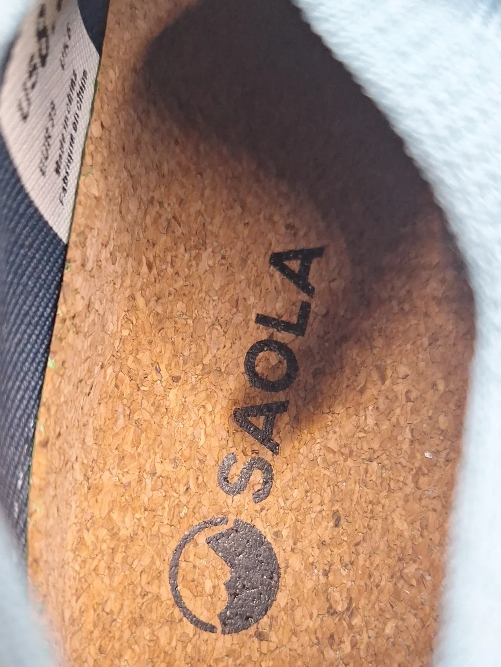 Saola light blue