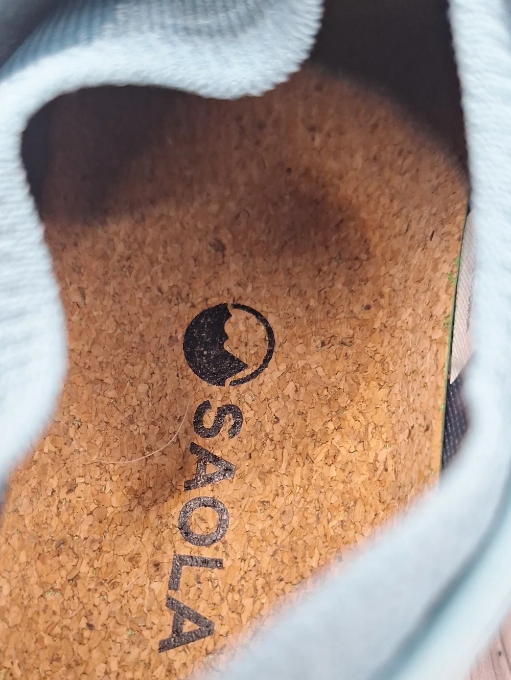 Saola light blue