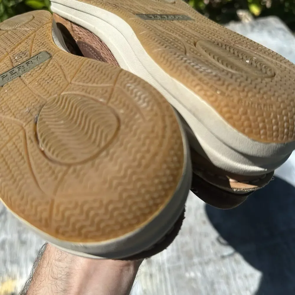 Sperry very nice